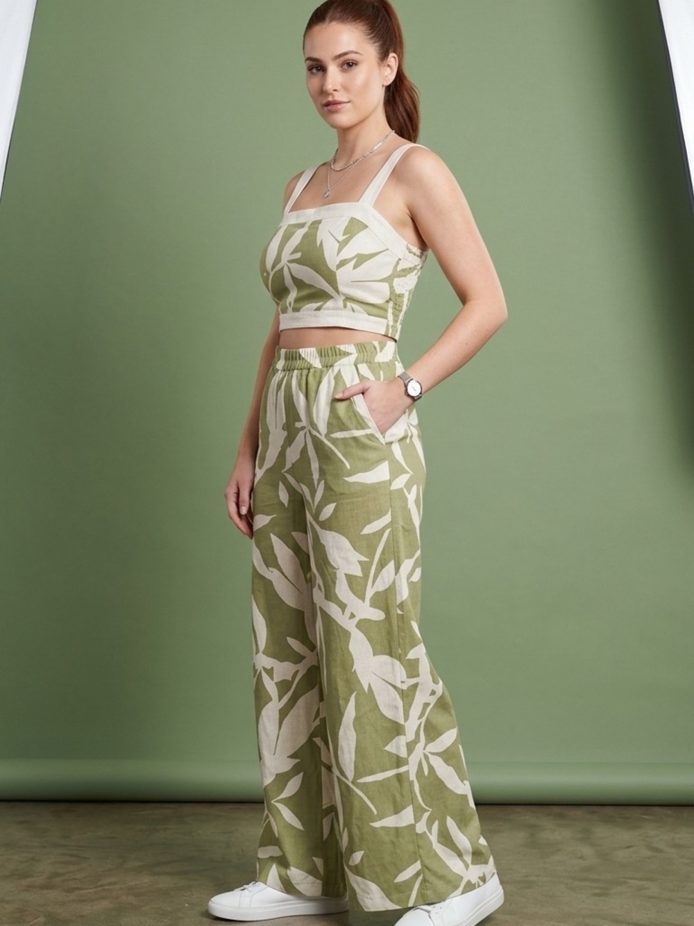 Olive Leaf Print Set Of Cropped Top And Wide-Leg Pants - Green